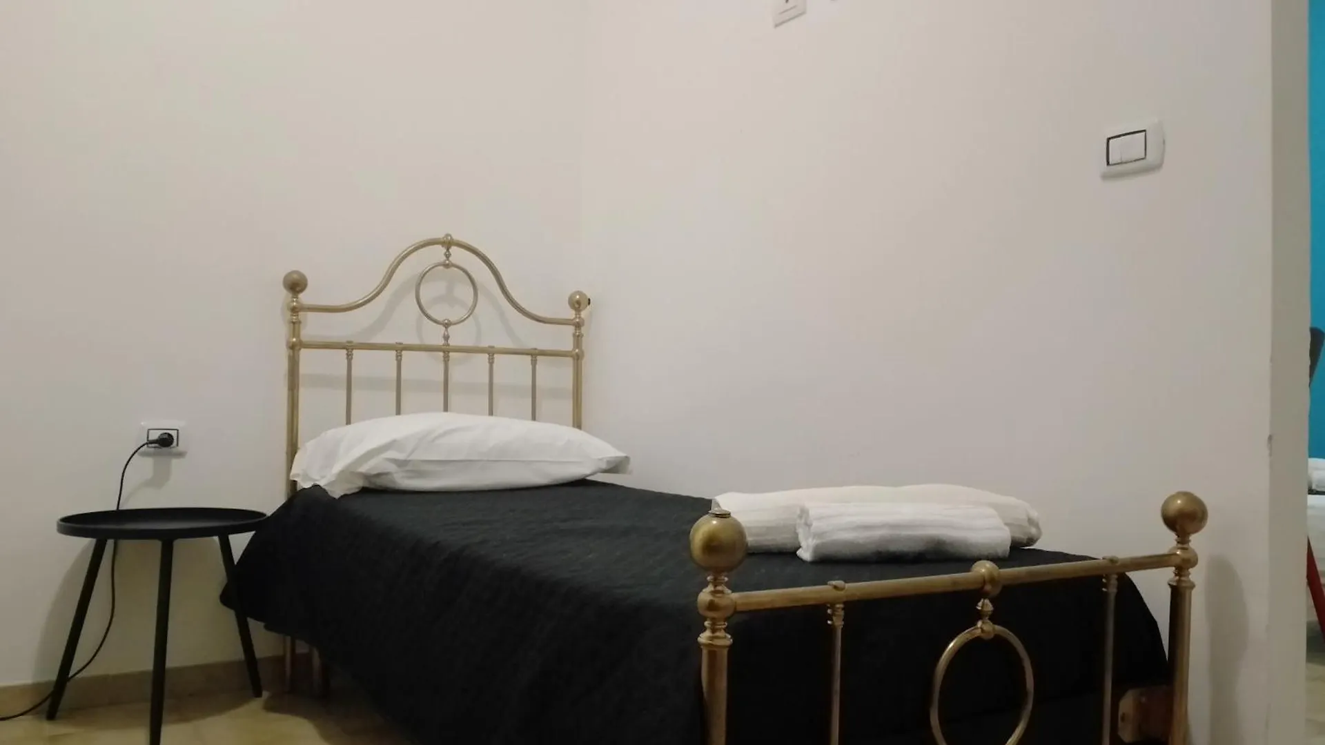 Costa Brava Guest House - Affittacamere Alghero