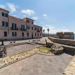 2* Affittacamere Palau Marco Polo